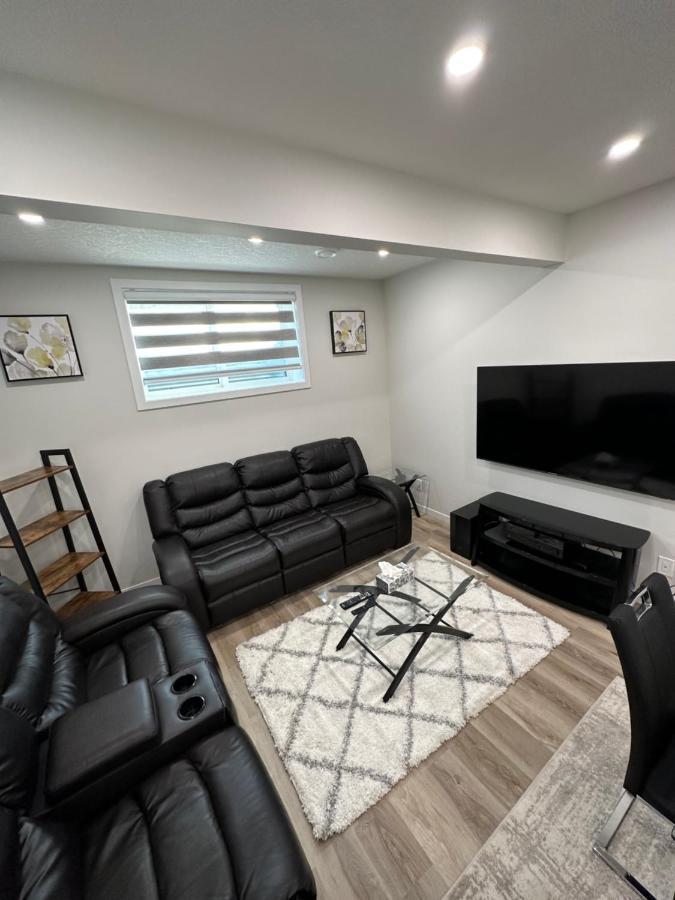 2 Bedroom 2 Washrooms Brand New Beautiful & Cozy Suite Κάλγκαρι Εξωτερικό φωτογραφία