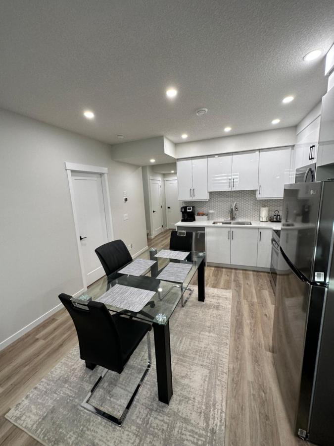 2 Bedroom 2 Washrooms Brand New Beautiful & Cozy Suite Κάλγκαρι Εξωτερικό φωτογραφία