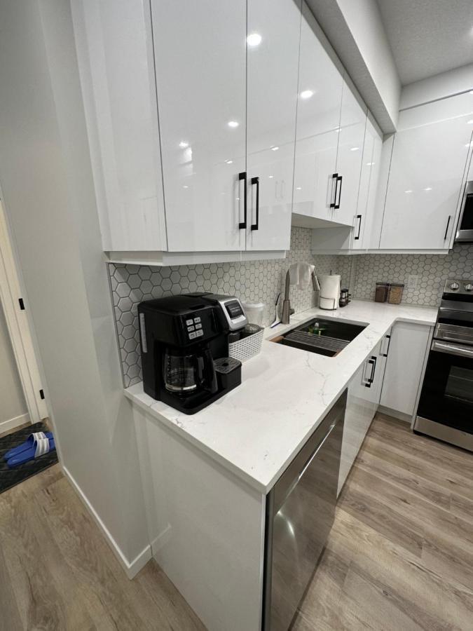 2 Bedroom 2 Washrooms Brand New Beautiful & Cozy Suite Κάλγκαρι Εξωτερικό φωτογραφία