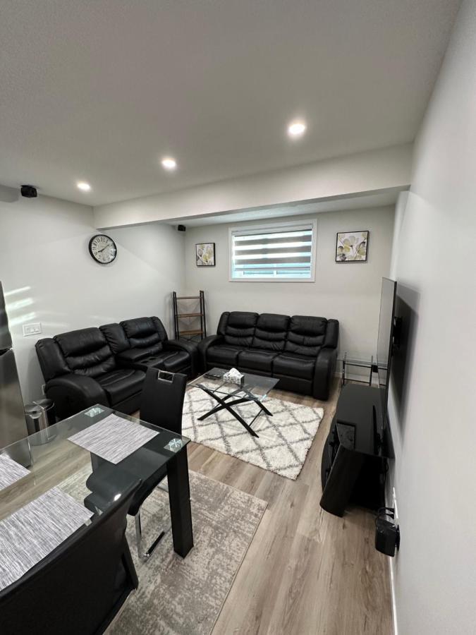 2 Bedroom 2 Washrooms Brand New Beautiful & Cozy Suite Κάλγκαρι Εξωτερικό φωτογραφία