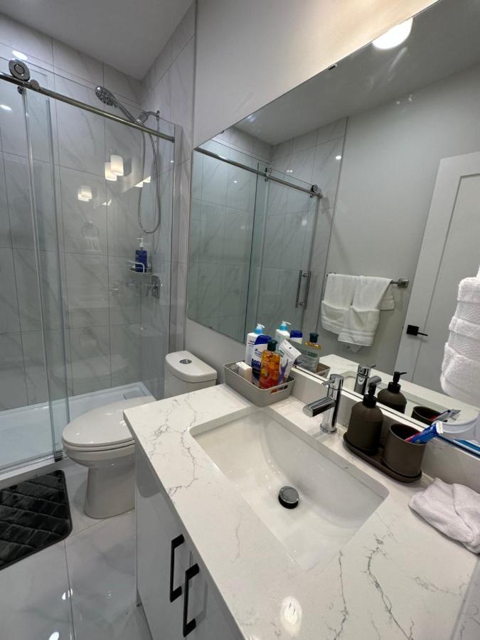 2 Bedroom 2 Washrooms Brand New Beautiful & Cozy Suite Κάλγκαρι Εξωτερικό φωτογραφία