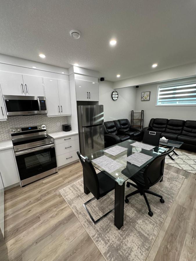 2 Bedroom 2 Washrooms Brand New Beautiful & Cozy Suite Κάλγκαρι Εξωτερικό φωτογραφία